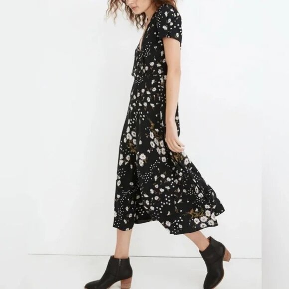MADEWELL - Petite Puff-Sleeve Wrap-Front Midi Dress in Polka Daisies - Picture 6 of 10
